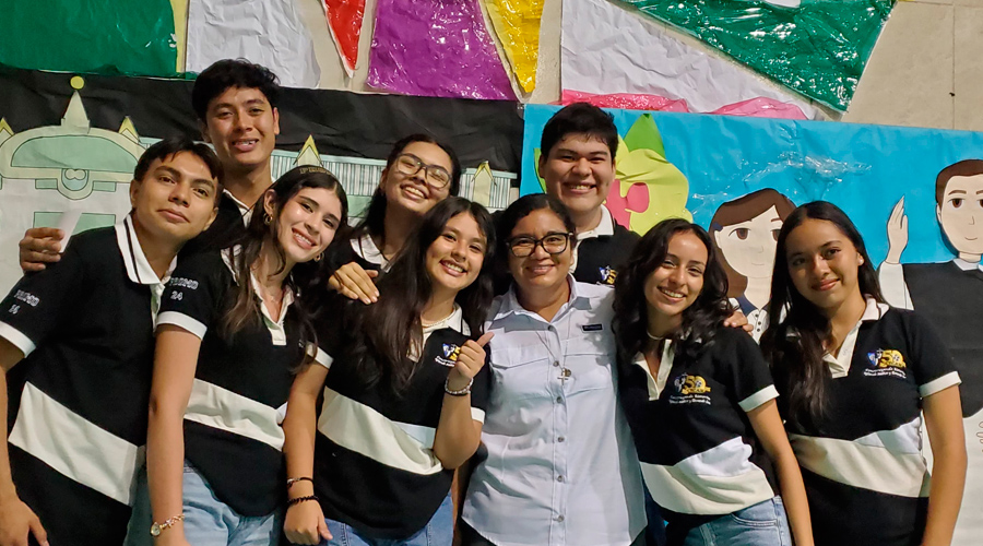 Acto de Consagración Escuela Alberto Masferrer