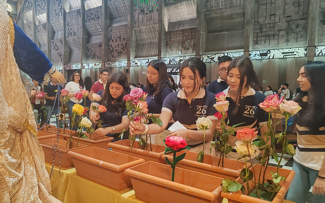 ENCUENTRO DE CENTROS EDUCATIVOS, EN EL SALVADOR, EN HONOR A LA VIRGEN DE NUESTRA SRA. DEL ROSARIO